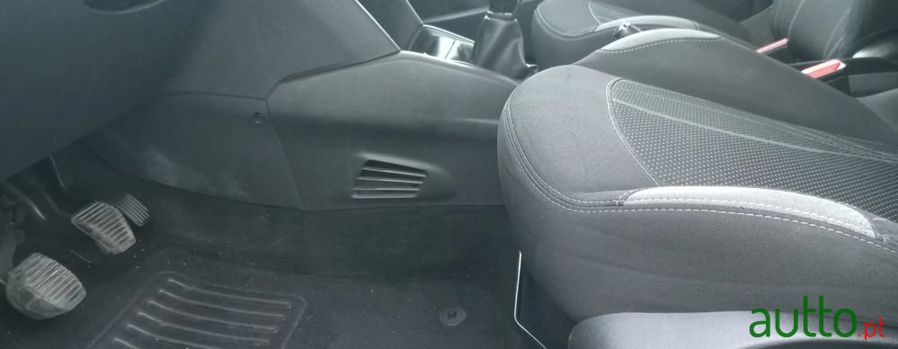 2014' Peugeot 208 1.4 Hdi photo #6