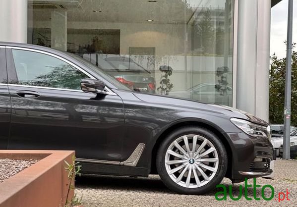 2018' BMW Série 7 Ld Pack M photo #5