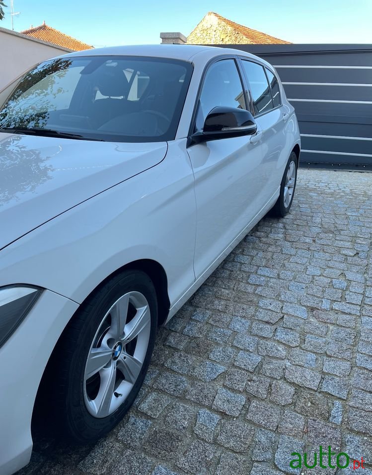 2012' BMW 118 D Line Sport photo #3