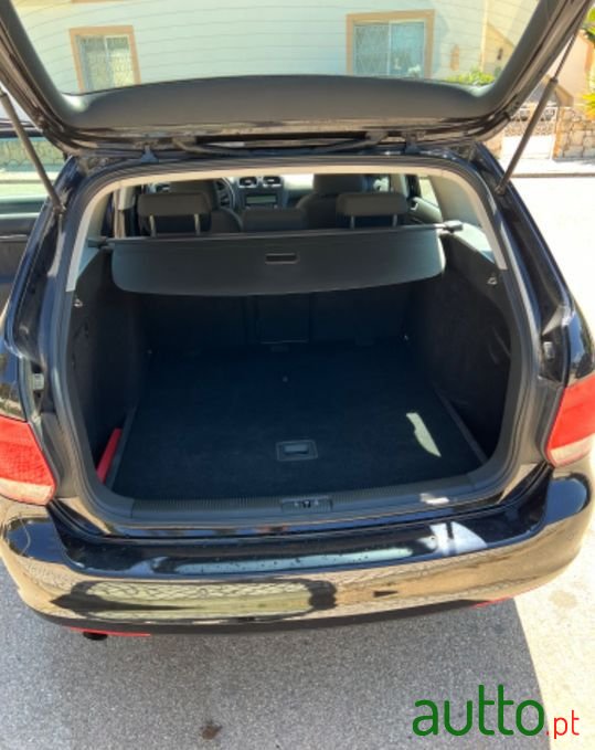 2009' Volkswagen Golf Variant photo #4