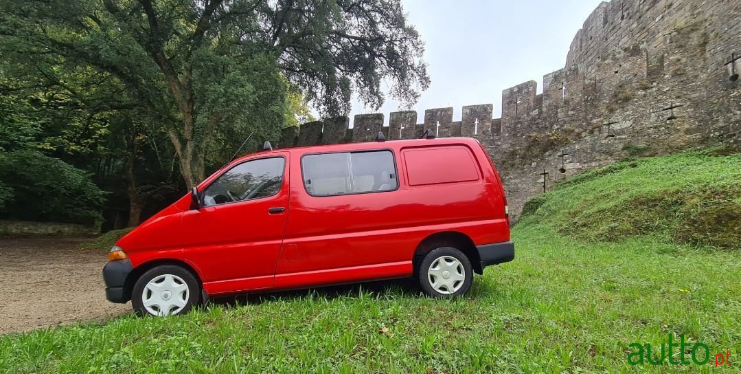 1998' Toyota Hiace photo #3