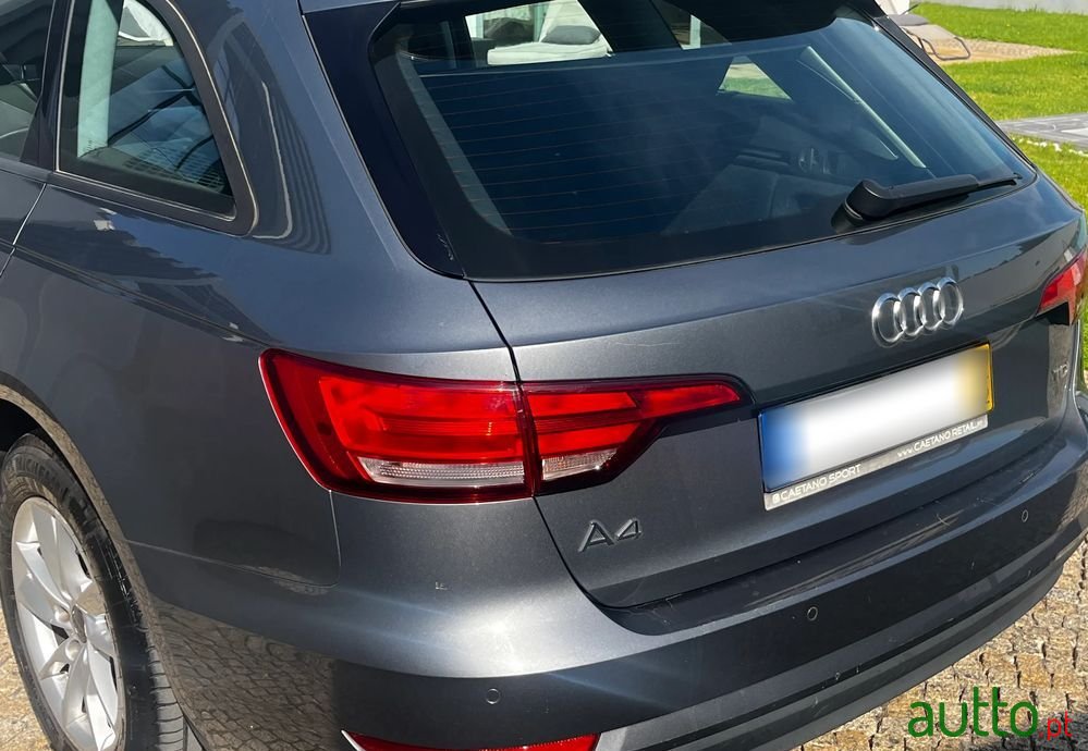 2016' Audi A4 Avant photo #6