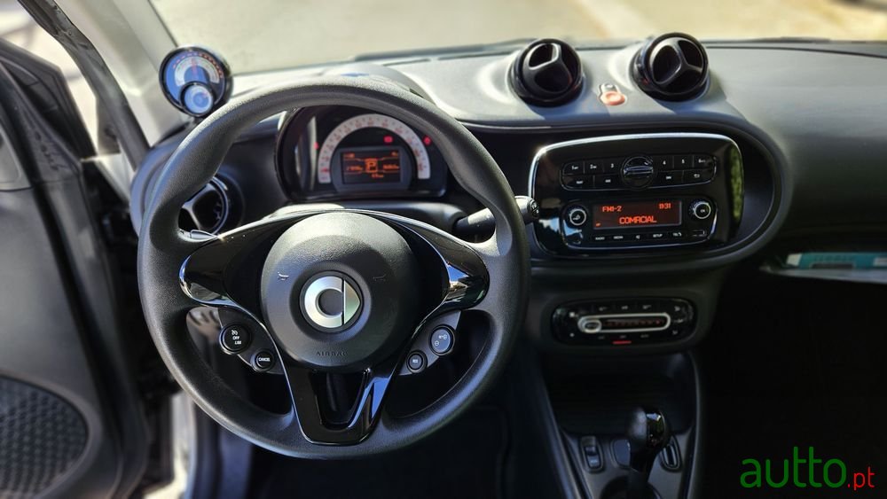 2021' Smart Fortwo Eq Passion photo #6