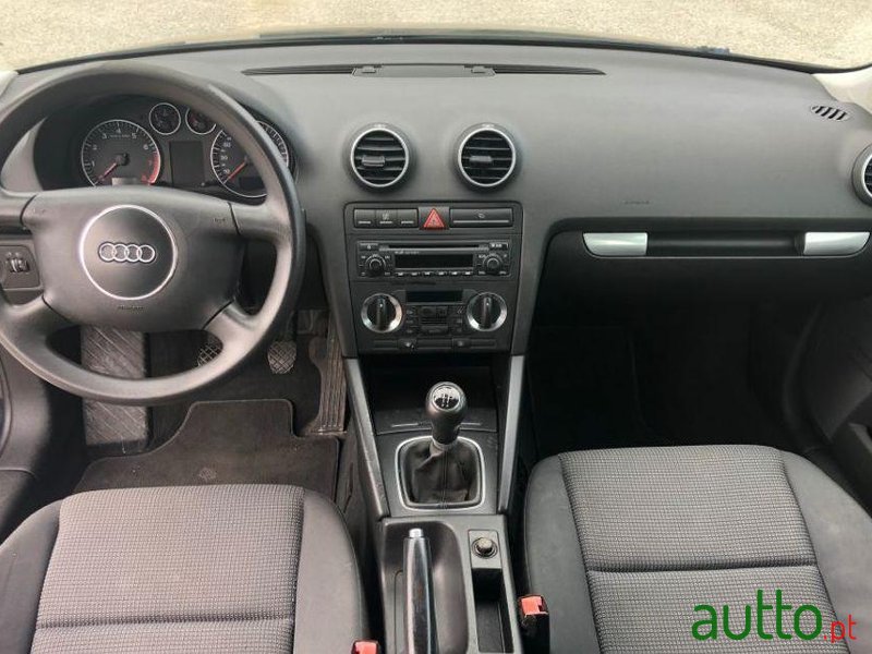 2003' Audi A3 1.6  Fsi photo #2