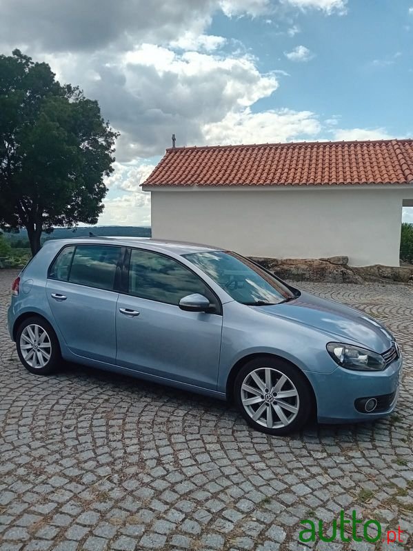 2010' Volkswagen Golf photo #3