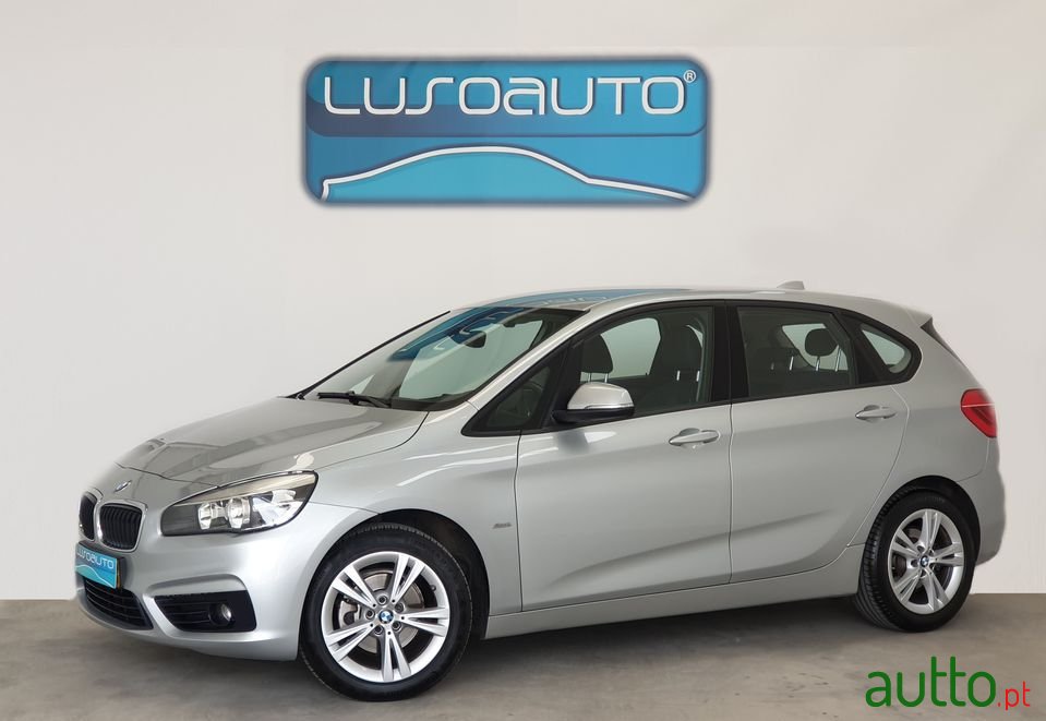 2016' BMW 216 Active Tourer photo #1