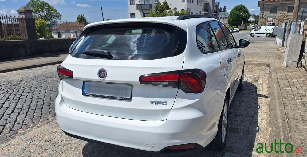 2018' Fiat Tipo Station Wagon photo #3