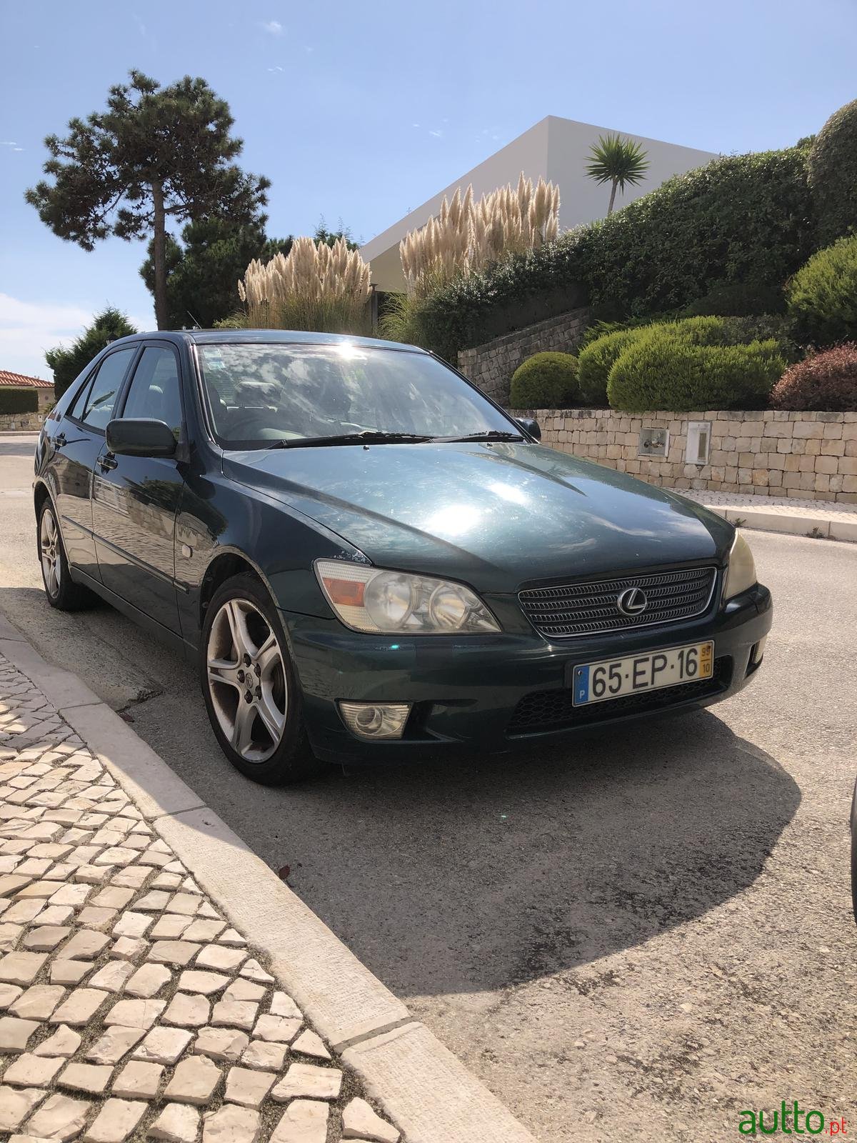1999' Lexus IS 200 photo #1