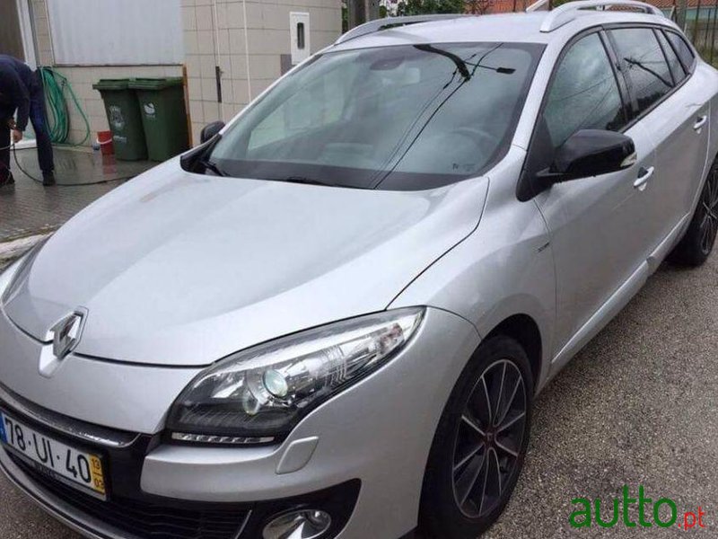 2013' Renault Megane Sport Tourer photo #3