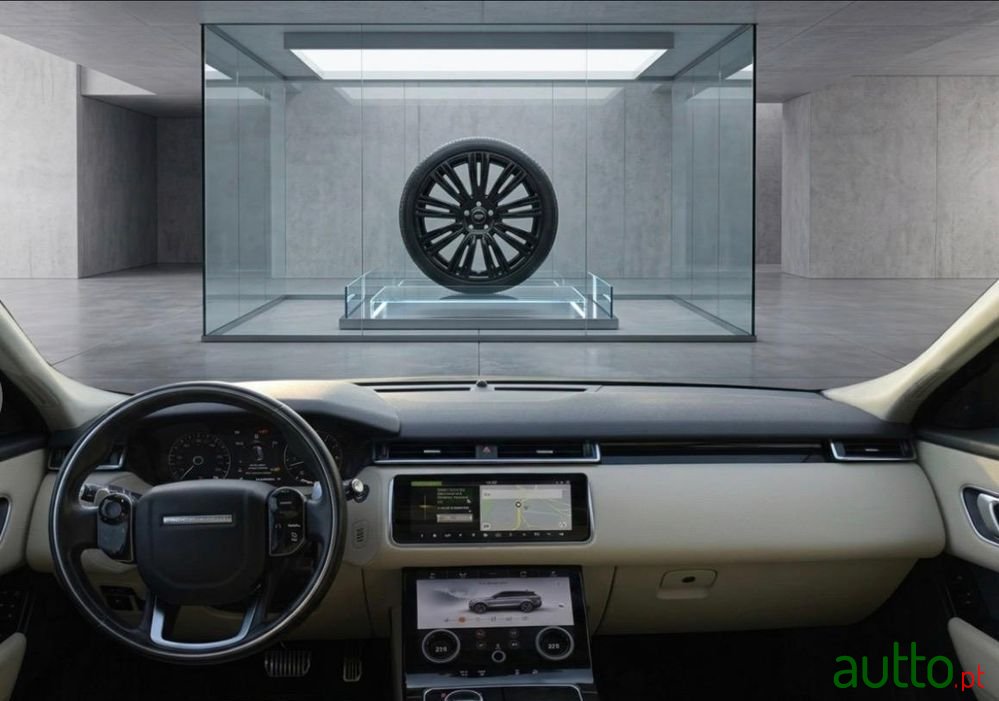 2018' Land Rover Range Rover Velar photo #3