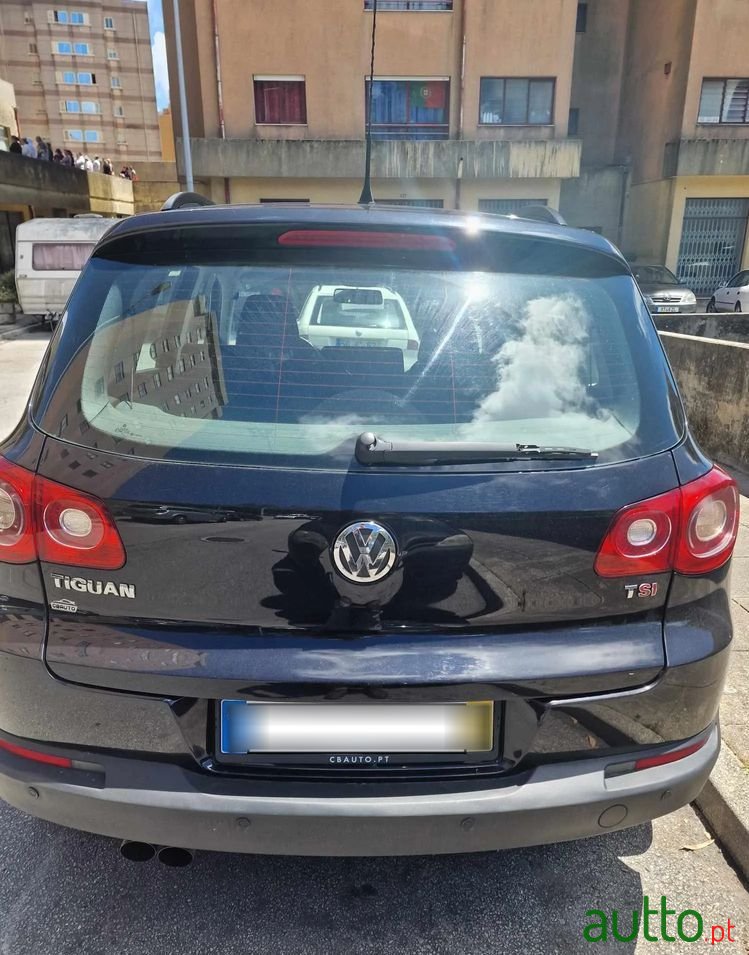 2009' Volkswagen Tiguan photo #3