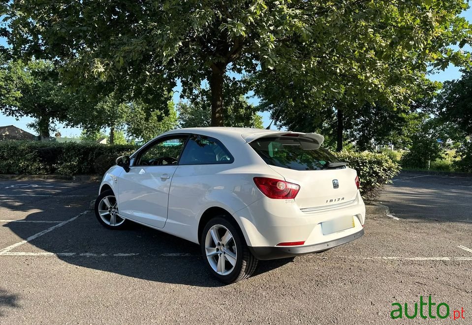 2011' SEAT Ibiza photo #5