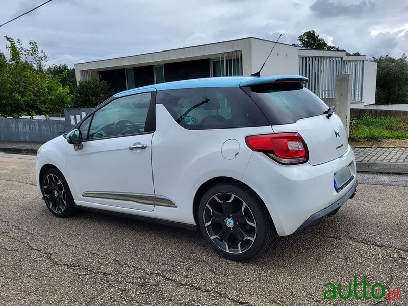 2011' Citroen DS3 photo #3