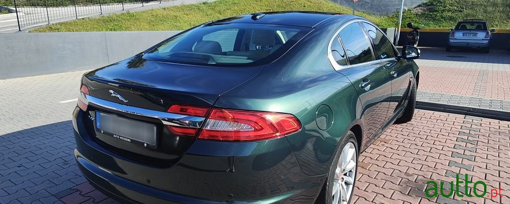 2011' Jaguar XF 2.2 D Classic photo #1