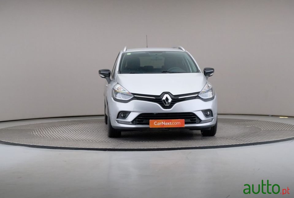 2017' Renault Clio Sport Tourer photo #3