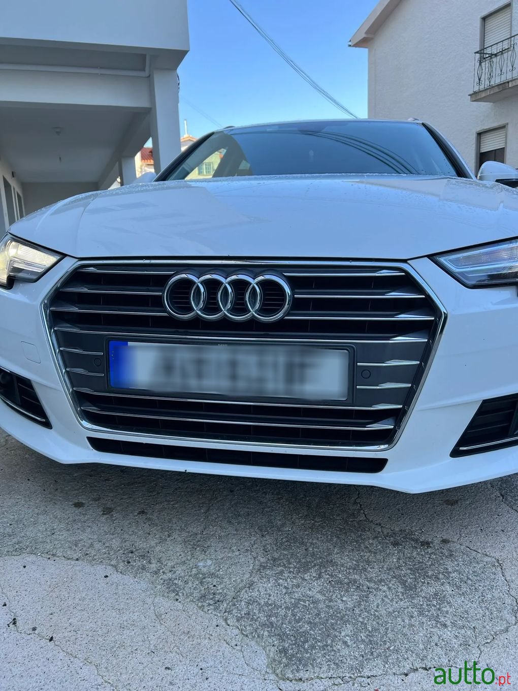 2016' Audi A4 Avant photo #6