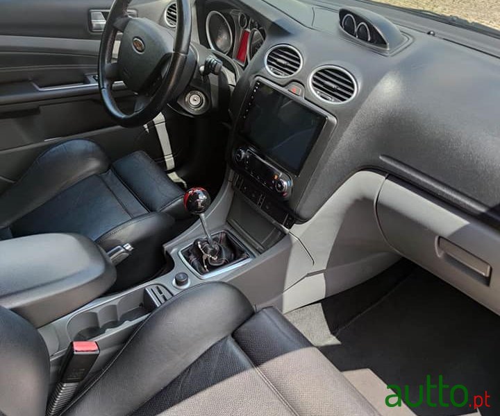 2009' Ford Focus photo #2