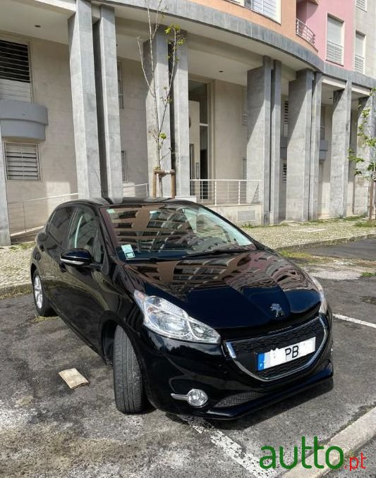 2014' Peugeot 208 photo #2