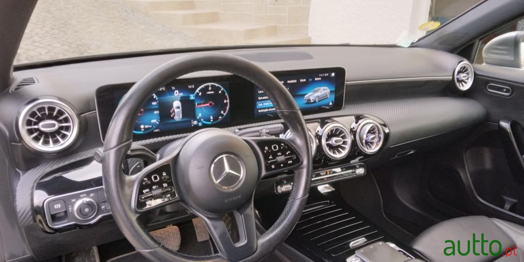 2019' Mercedes-Benz A-180 photo #5