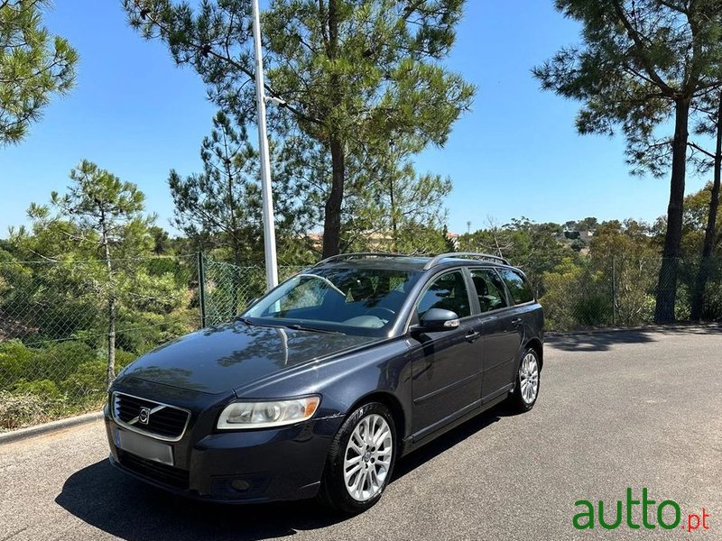 2010' Volvo V50 photo #2