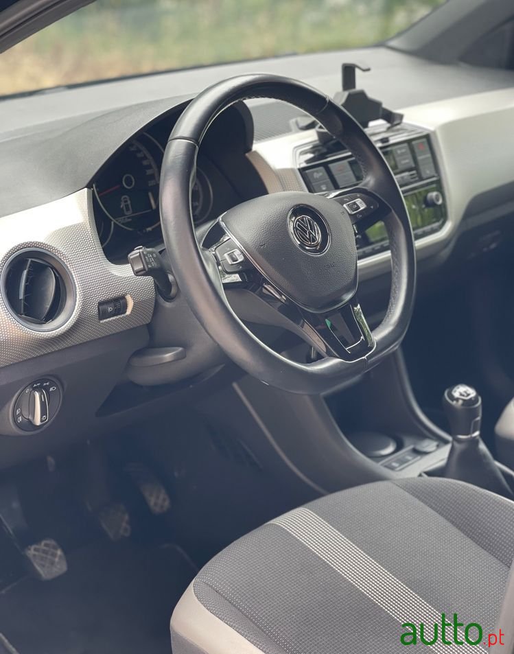 2018' Volkswagen Up! 1.0 Bmt High photo #6