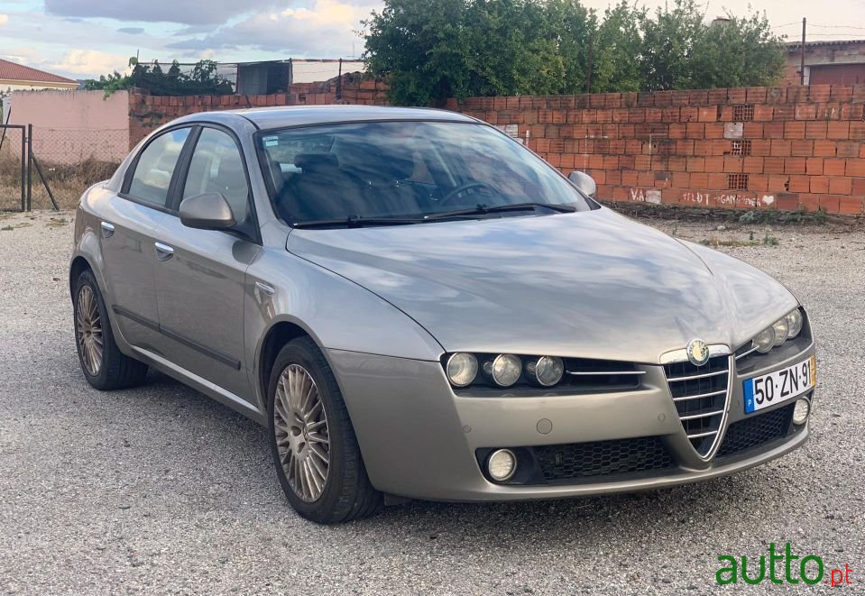 2007' Alfa Romeo 159 photo #2