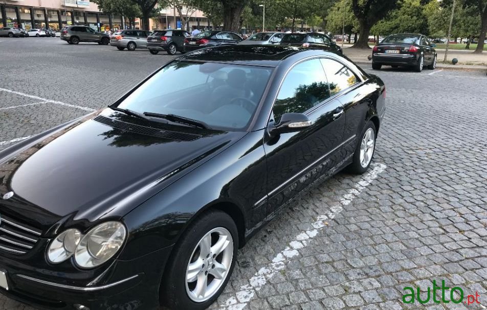 2004' Mercedes-Benz Clk-200 photo #3