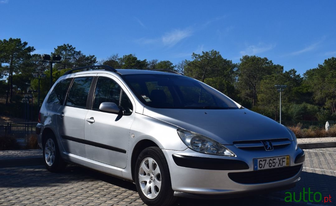 2004' Peugeot 307 Break photo #3