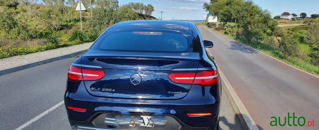 2018' Mercedes-Benz Glc-250 photo #4