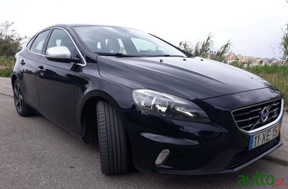 2013' Volvo V40 photo #2