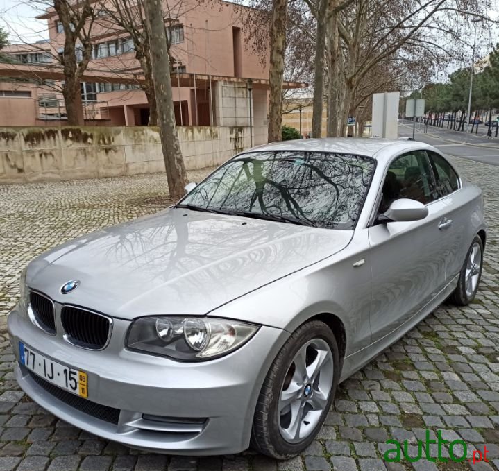 2009' BMW 120 photo #1