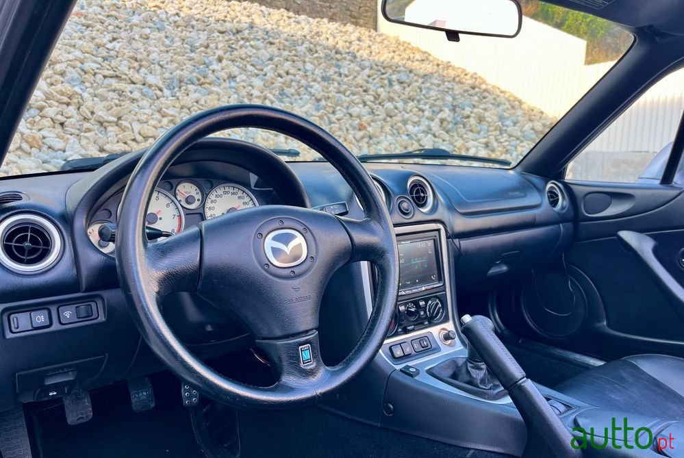 2002' Mazda MX-5 photo #6