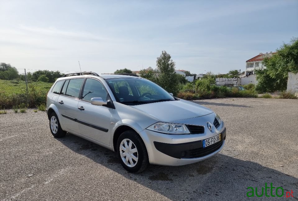 2008' Renault Megane Break photo #1
