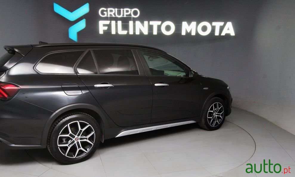 2023' Fiat Tipo Station Wagon photo #2