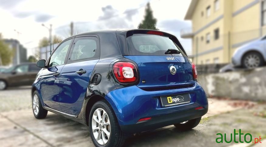 2017' Smart Forfour photo #3