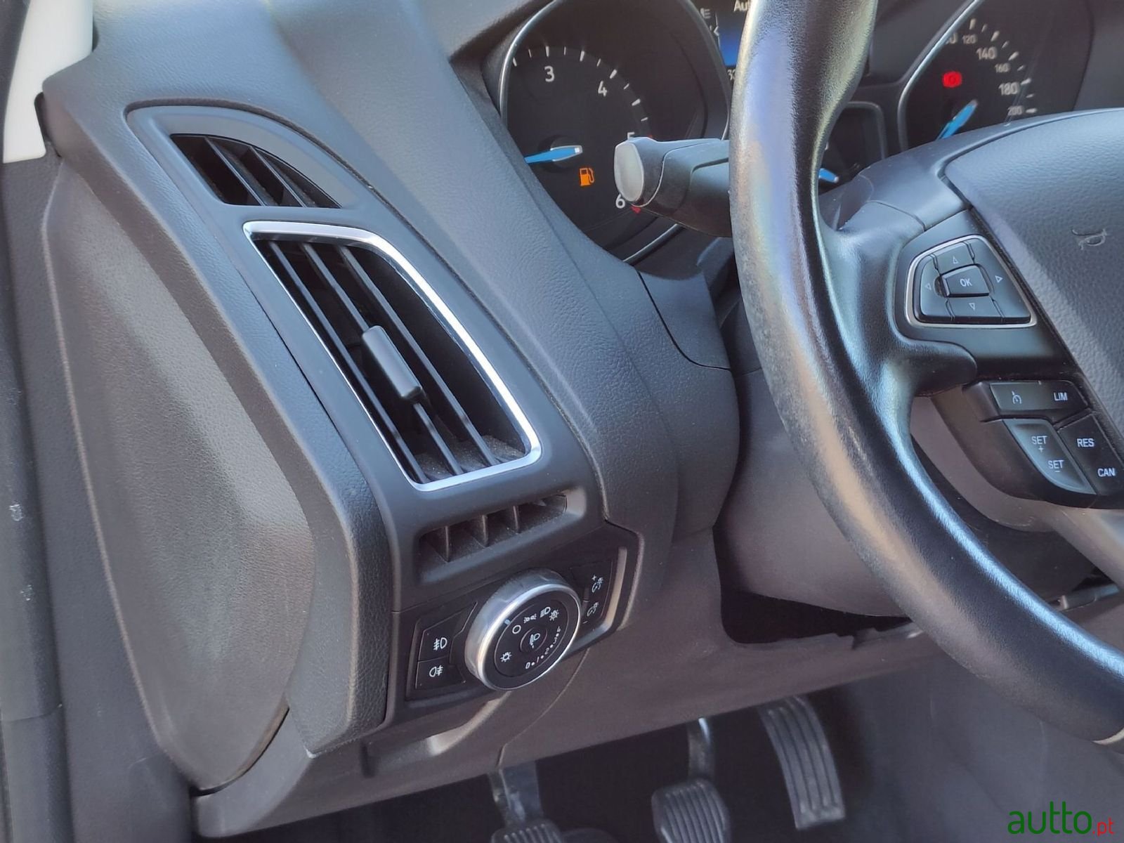 2017' Ford Focus photo #4