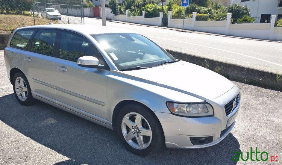 2008' Volvo V50 D5 photo #2