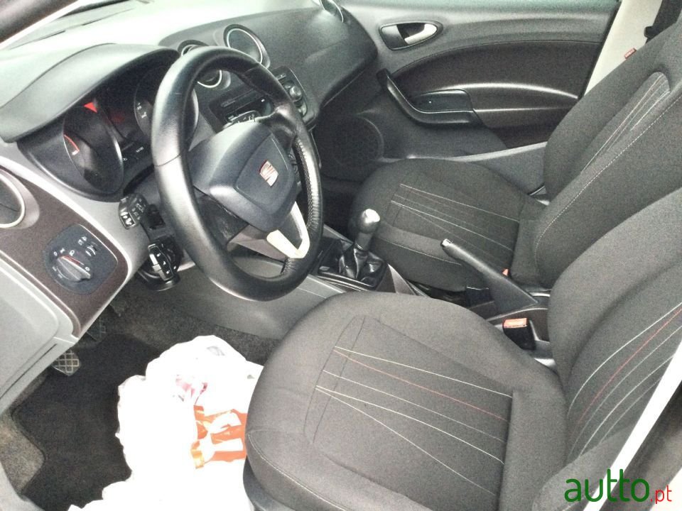2012' SEAT Ibiza photo #6