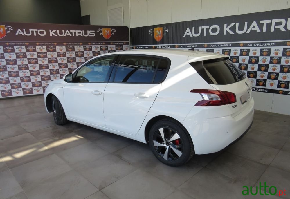 2015' Peugeot 308 photo #5