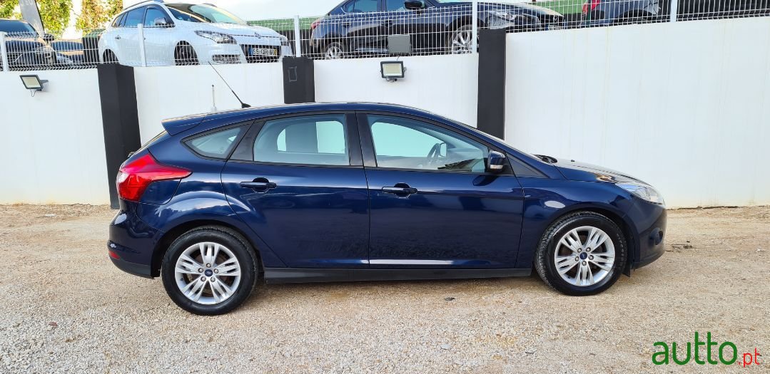 2012' Ford Focus photo #3