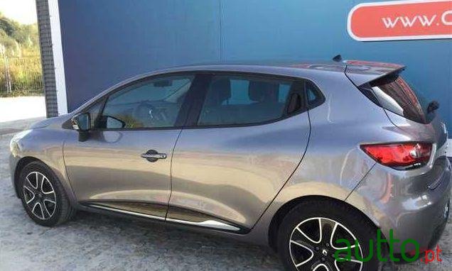 2015' Renault Clio photo #1