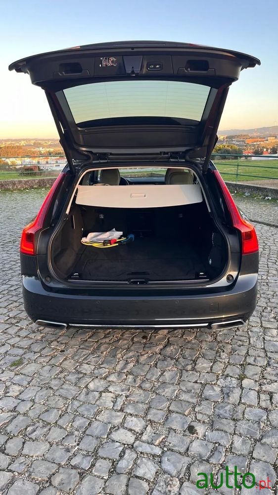 2020' Volvo V90 photo #4