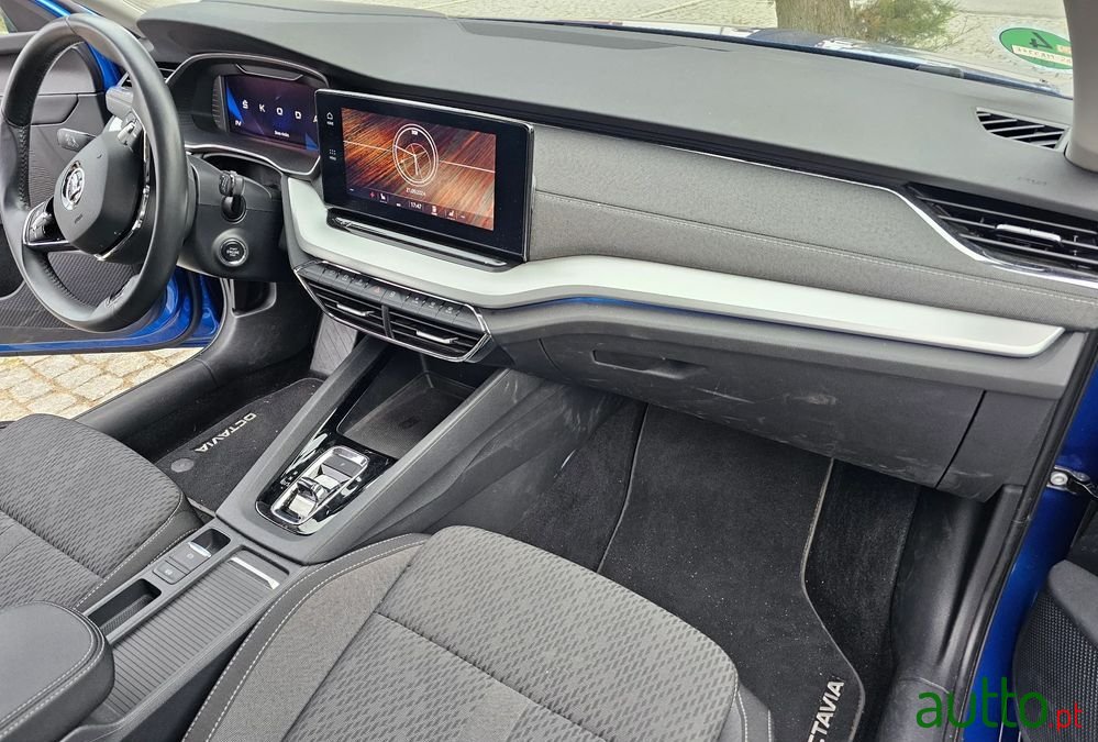 2021' Skoda Octavia Break photo #5