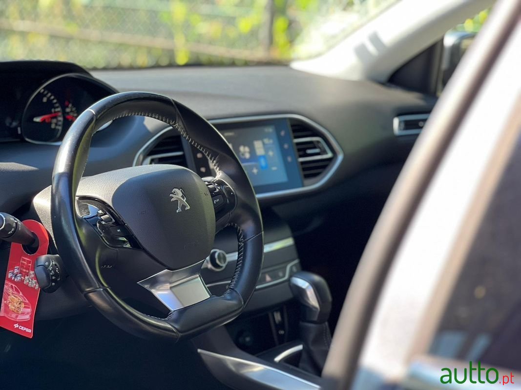 2015' Peugeot 308 Sw photo #5