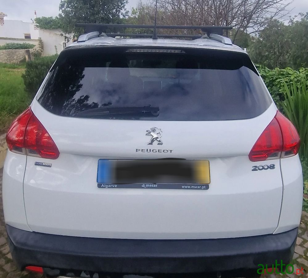 2016' Peugeot 2008 photo #2