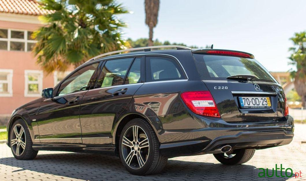 2013' Mercedes-Benz C-220 photo #5