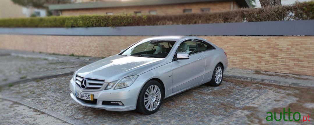 2010' Mercedes-Benz E-350 photo #1