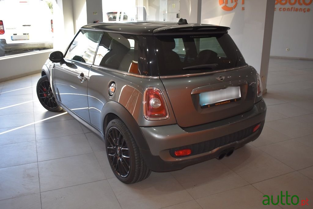 2010' MINI John Cooper Works photo #5
