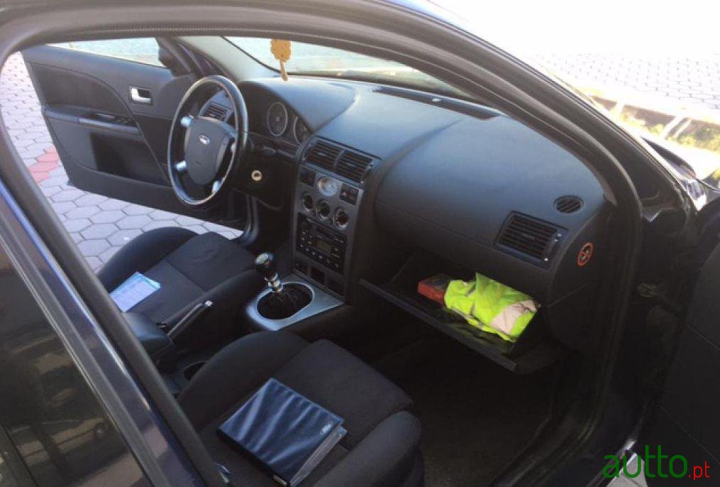 2003' Ford Mondeo SW 2.0 TDCi Trend photo #3