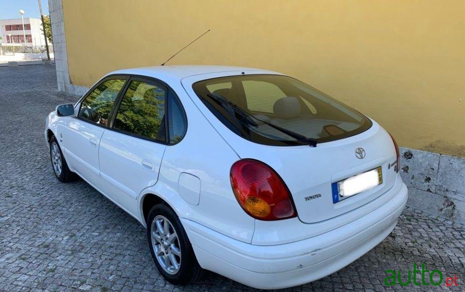 2001' Toyota Corolla photo #1